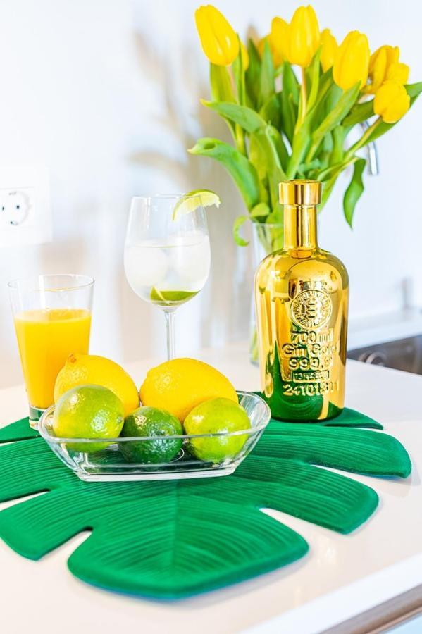 Divina Home Apartments Ла Кала де Михас Екстериор снимка